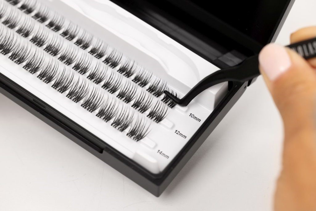natural pre glued lashes